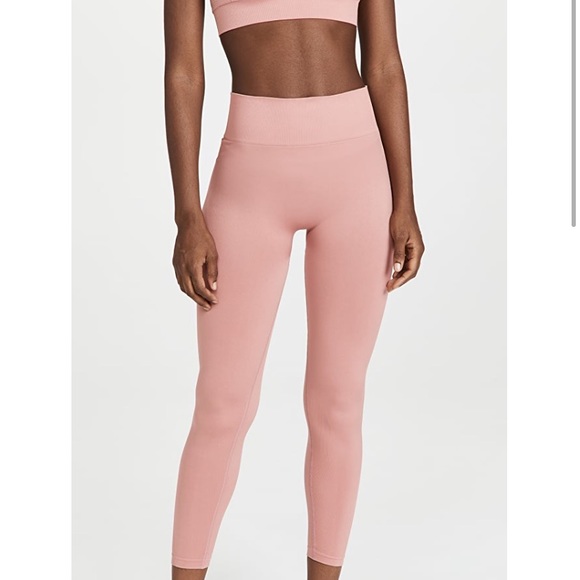 Reebok x Victoria Beckham
RBK VB Seamless Leggings & RBK VB Seamless Bra - Picture 7 of 11